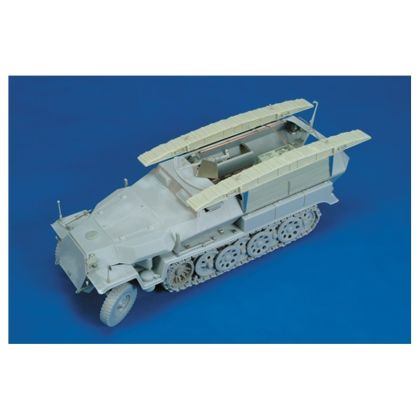 1:35 Sd.Kfz. 251/7 Ausf. C - Part. 1 (dragon)