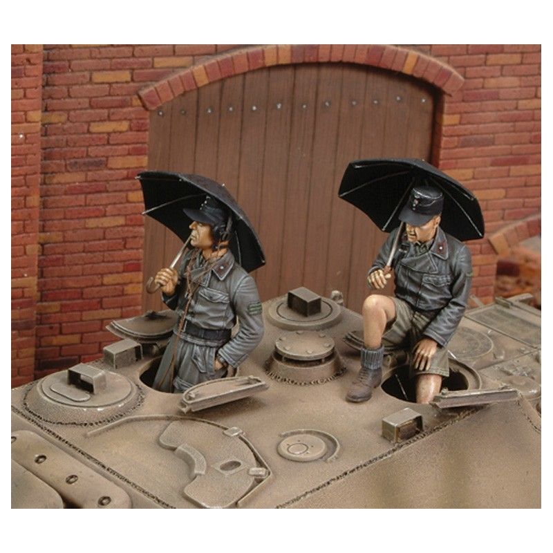 1:35 German Tankers Italy 1944