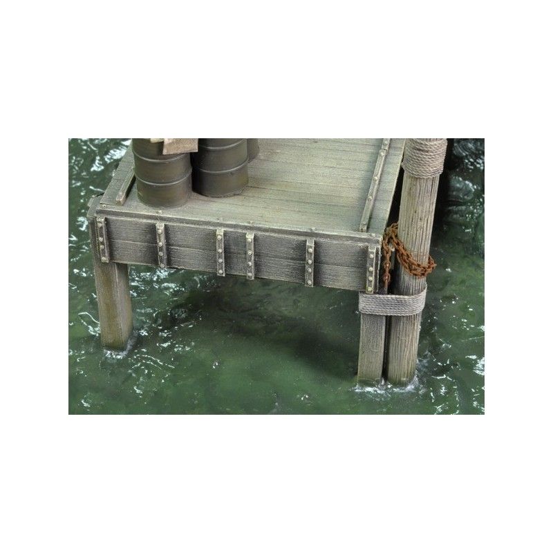 1:35 Wooden boat jetty Pacific - WWII