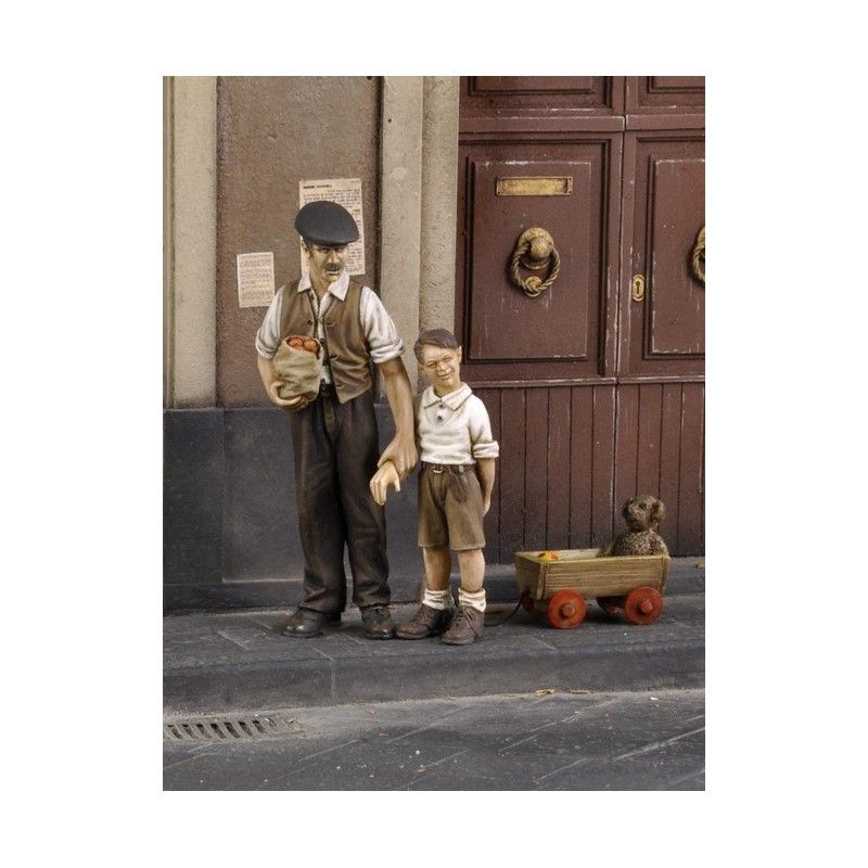 1:35 Civilian man with children-WWII