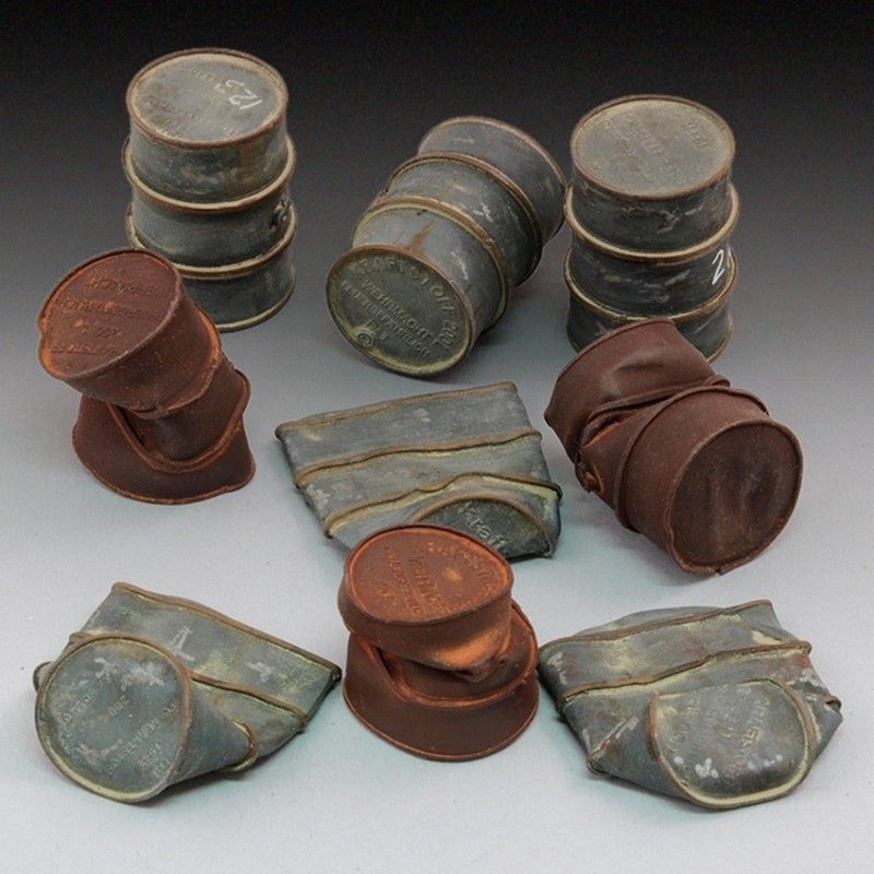 1:35 German damaged oil drums - WWII