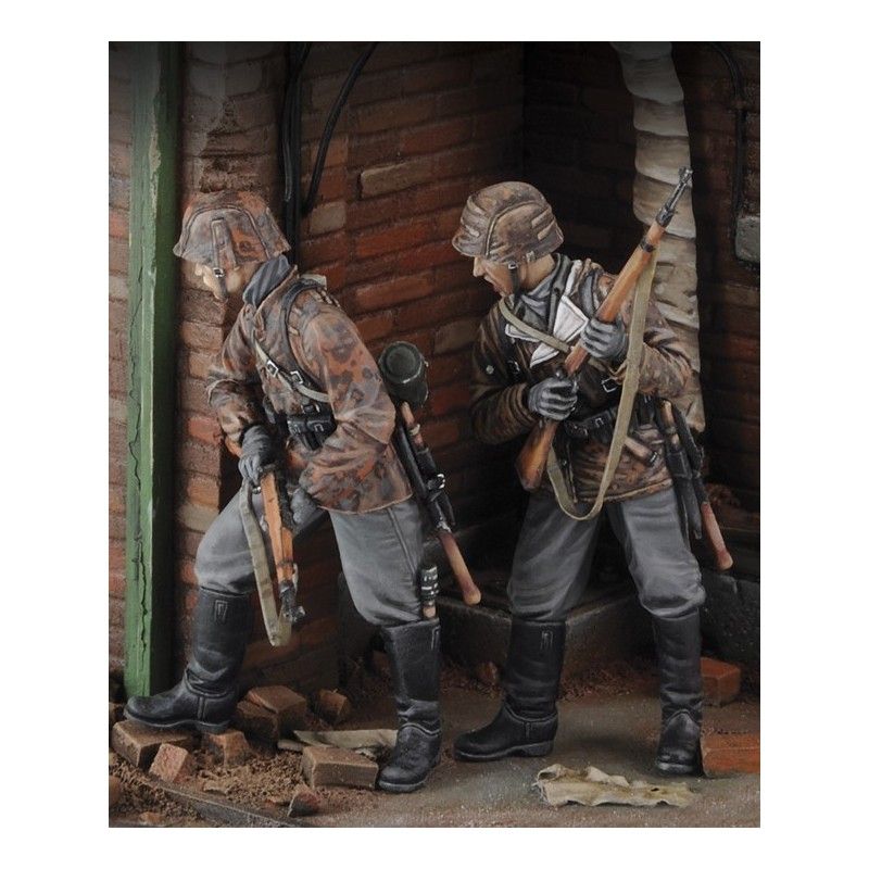 1:35 SS Grenadiers - WWII