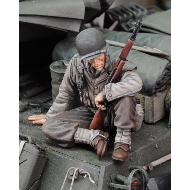 1:35 U.S. Infantry at rest with rifle No.1 - WWII