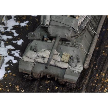 1:35 M-10 Stowage set 
