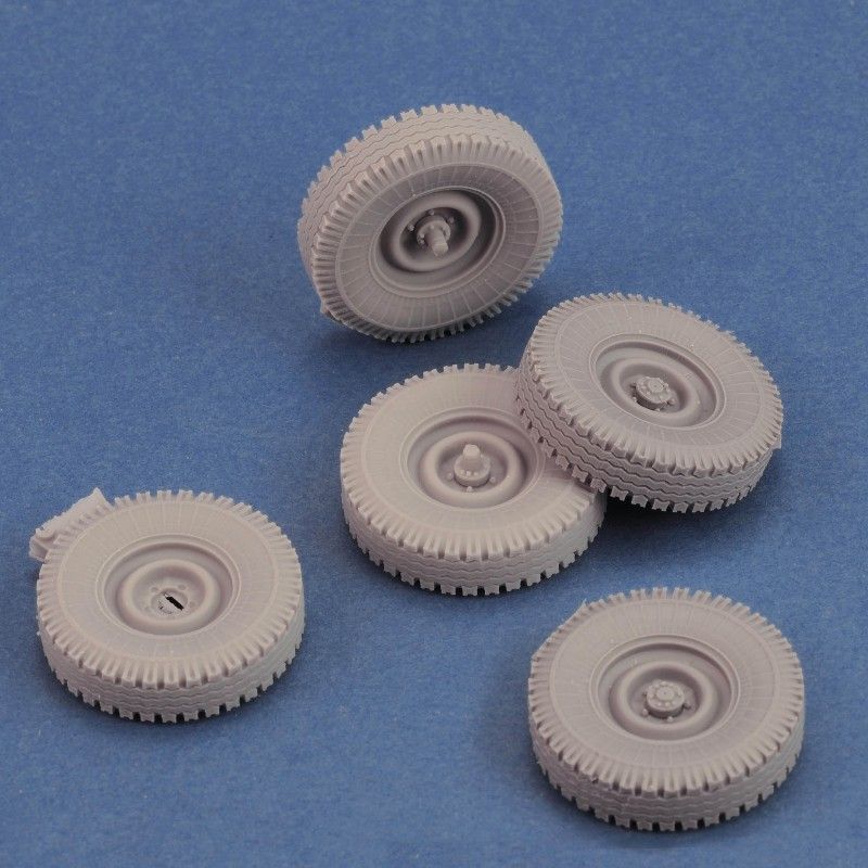 1:35 GAZ-67B sagged wheels