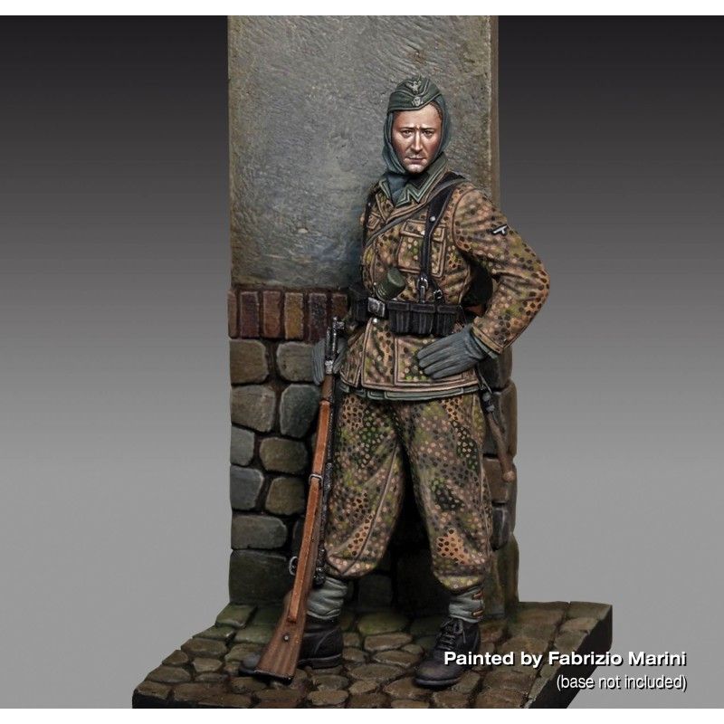 75mm Waffen SS Grenadier with rifle