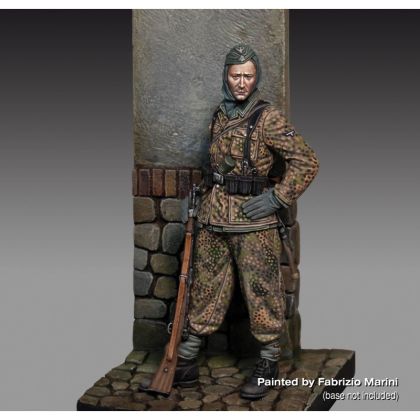 75mm Waffen SS Grenadier with rifle