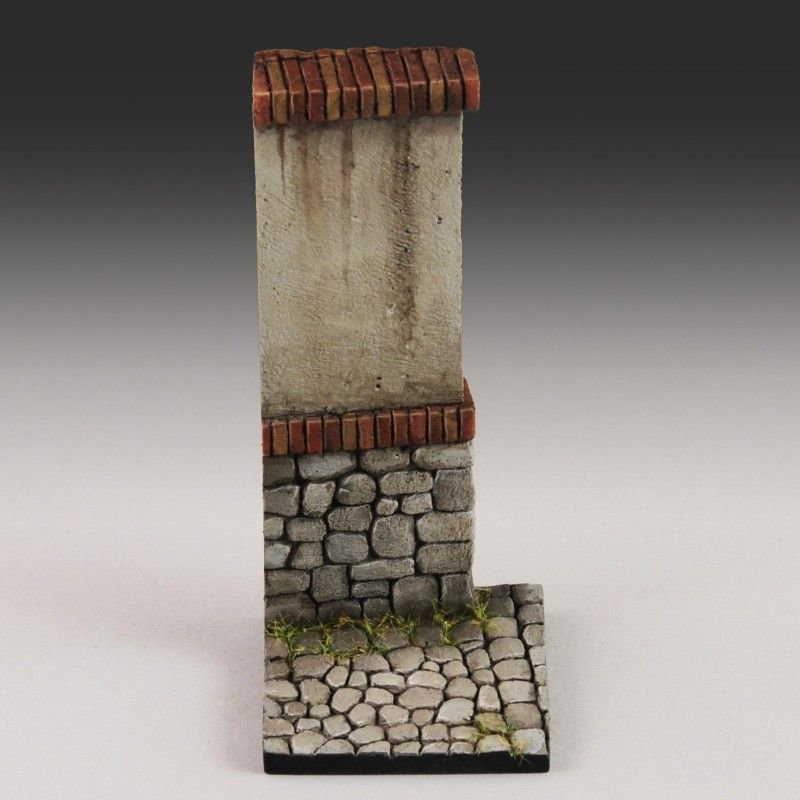 1:35/1:32 Base with wall