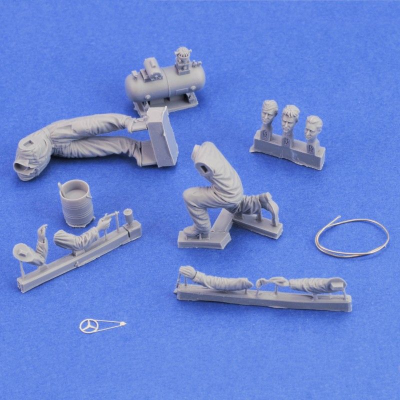 1:48 Soldiers painting
