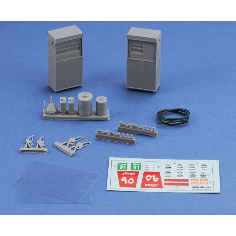 1:35 Modern Gas pumps Mid Orient