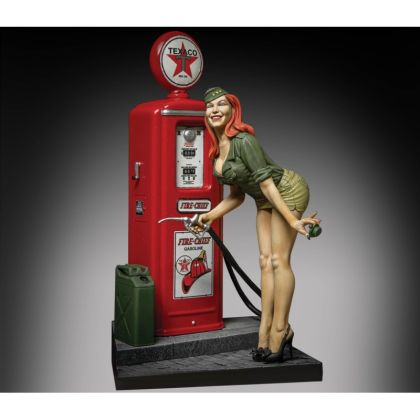 75mm Pin-up at the gas pump