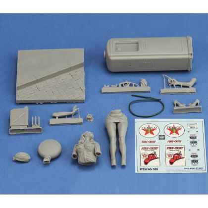 75mm Pin-up at the gas pump