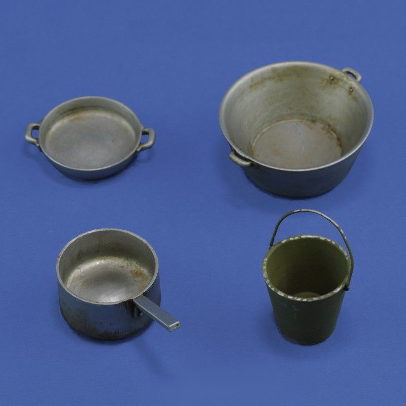 1:16 Cookware set and bucket