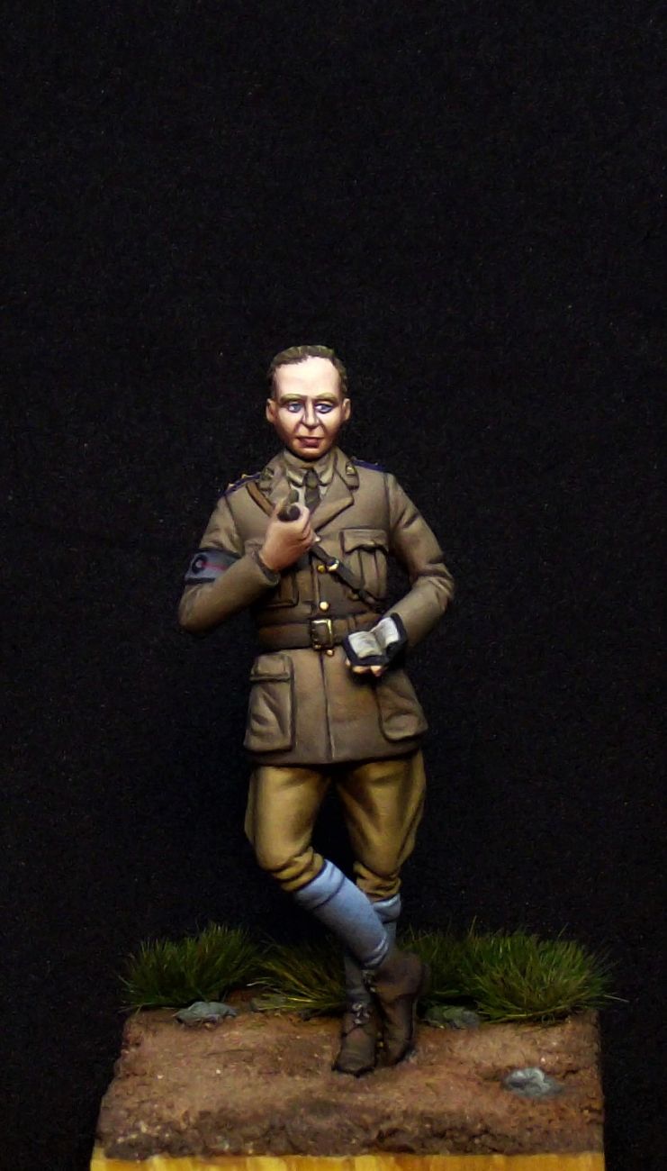 1:32 Padre Keymer. Rev Keymer RFC staff chaplain to 40 sqn. 