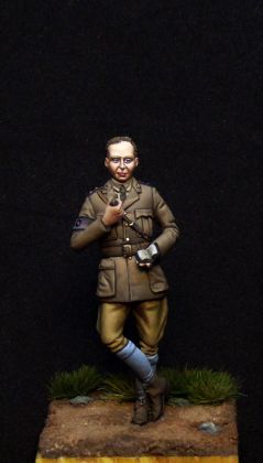 1:32 Padre Keymer. Rev Keymer RFC staff chaplain to 40 sqn. 