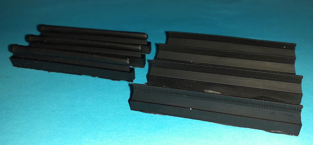 1:32 MG 81 for Ju 88 A-4 Set - 3 x chutes and 4 x ammo feeds