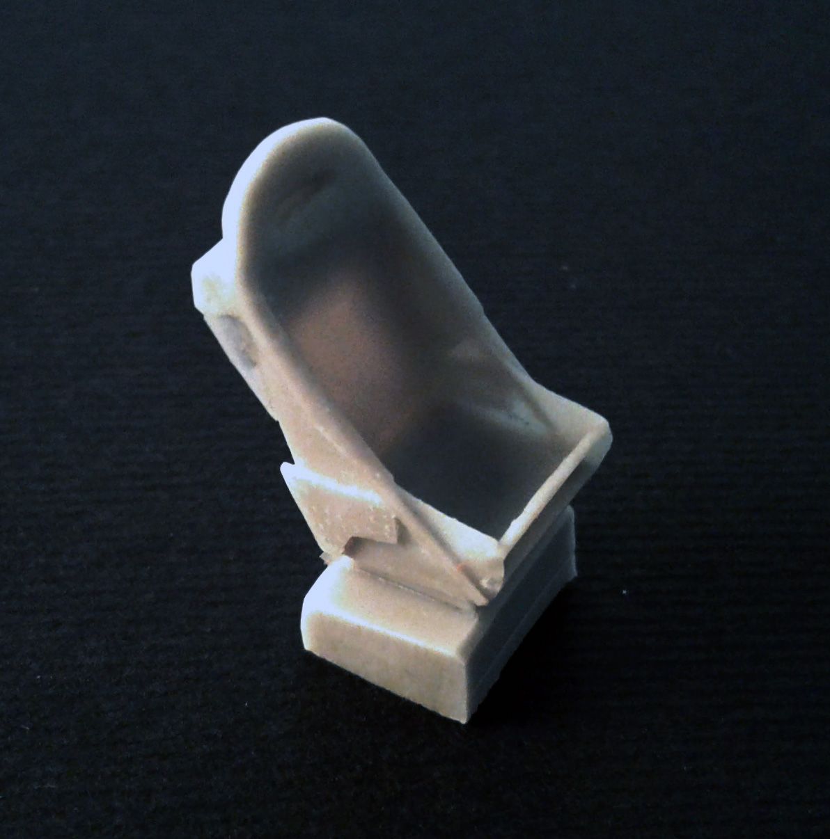 1:48 Junkers Ju-88 - un-armoured pilot seat for any Ju 88 kit (for AMT, Dragon, Hobbycraft, ICM, Monogram, Revell and Special Hobby kits)