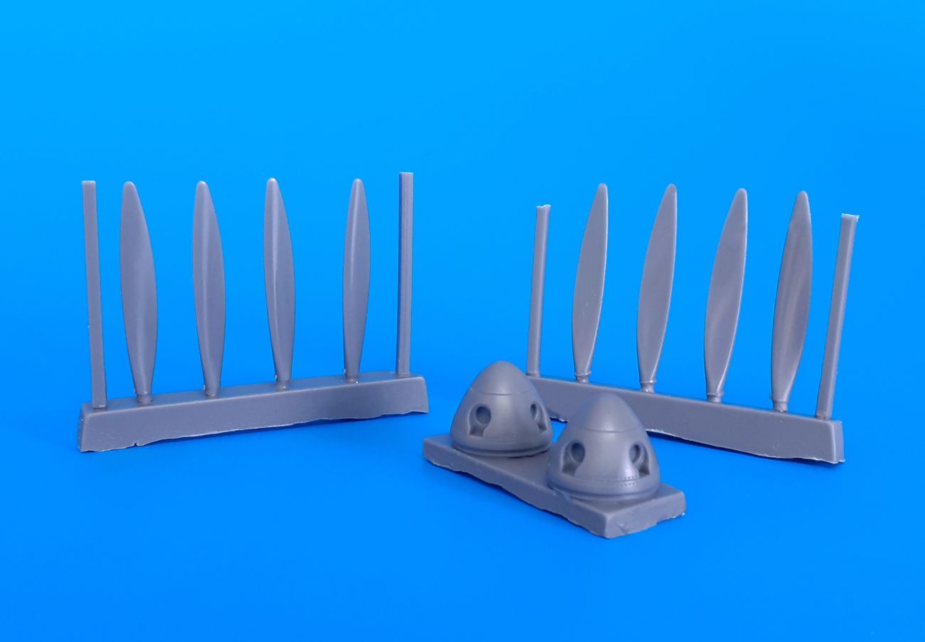 1:48 Ju-88 A-0 - spinner with correct shape, prop cut outs and rivet detail (plus 8x props)