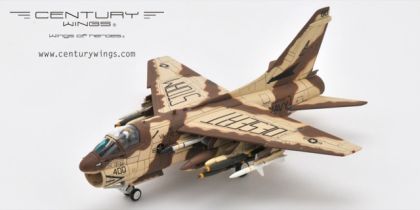 1:72 A-7E Corsair II, VA-72 Bluehawks AC400 1991 Desert Storm