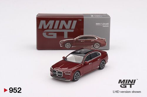 1:64 BMW i7 xDrive60 Aventurin (Left-Hand Boxed)