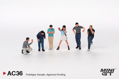 1:64  Figurine - Car Enthusiasts