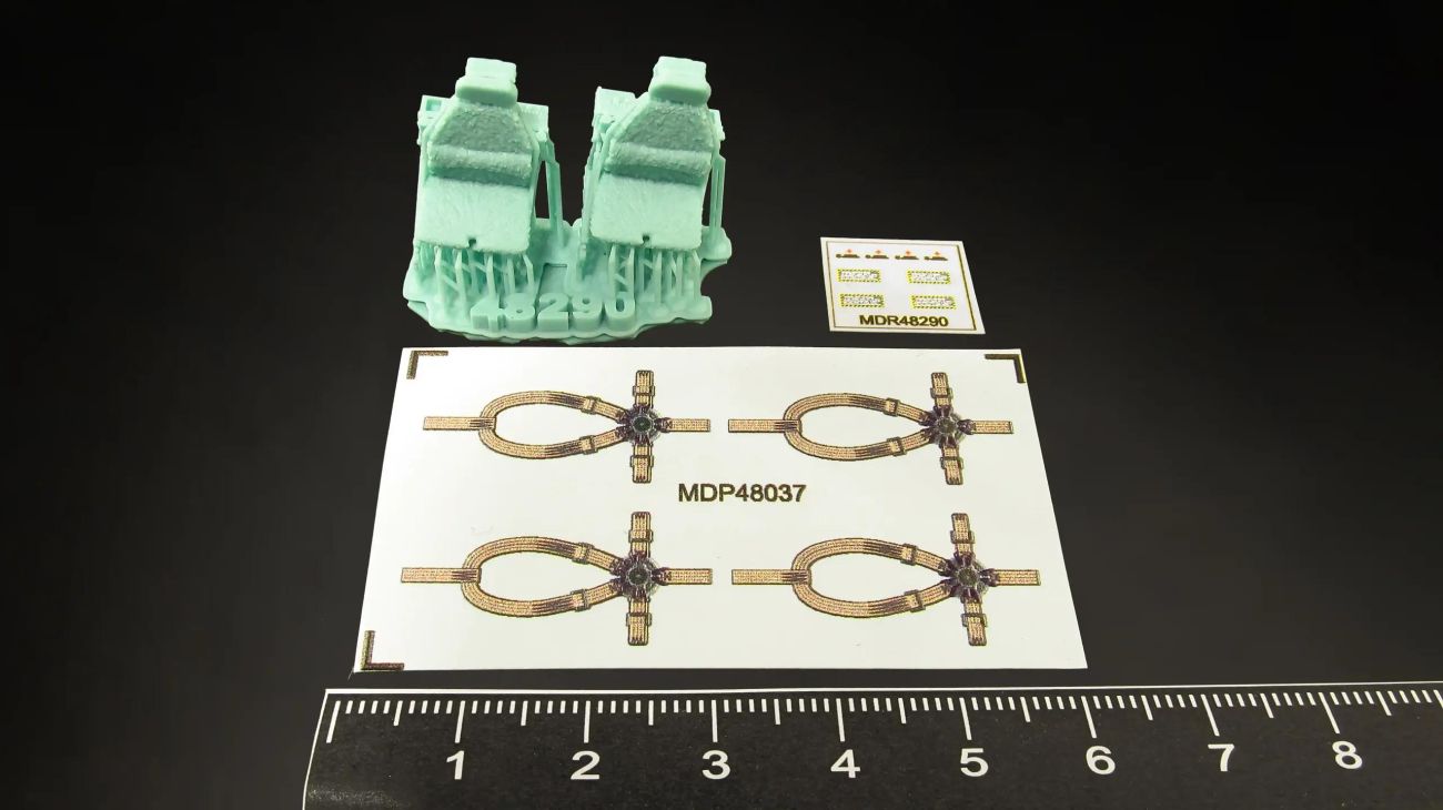 1:48 Pilot seats for Sikorsky UH-60, SH-60, MH-60 early