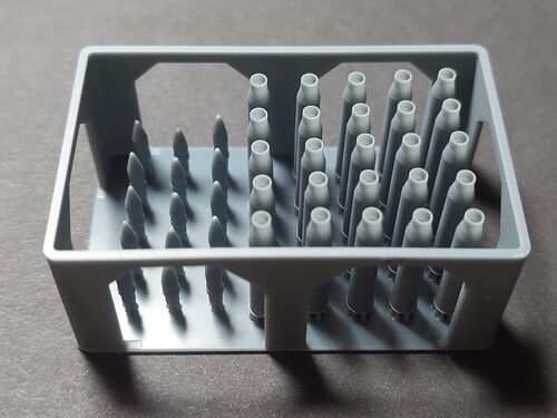 1:35 WWII German 7,5cm Kw42 tank gun ammo