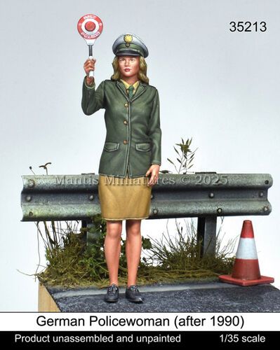 1:35 German Policewoman (After 1990)