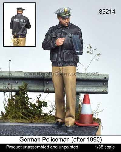 1:35 German Policeman (After 1990)