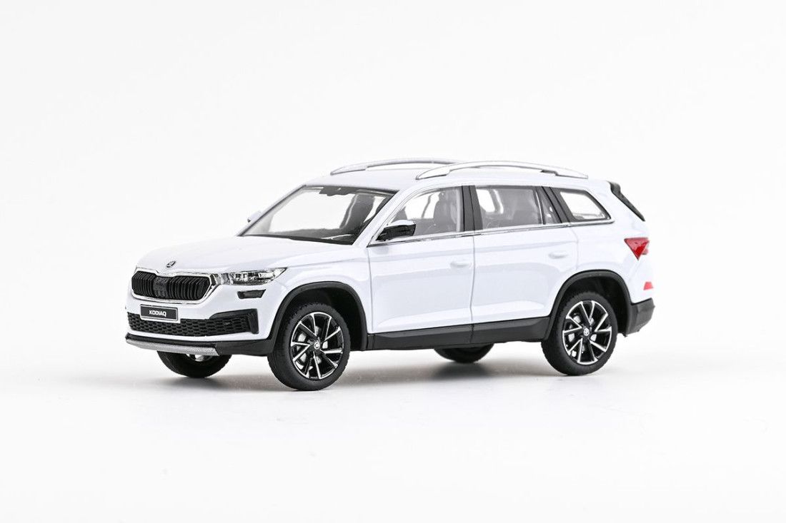 1:43 Škoda Kodiaq FL (2021) – bílá Moon metalíza