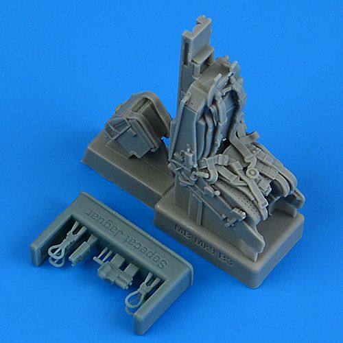 1:48 Jaguar GR.1A ejection seat with safety belts - Airfix