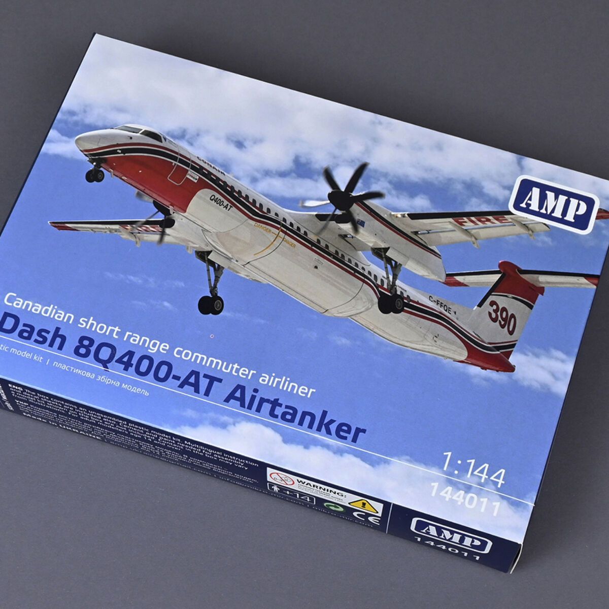 1:144 Dash 8Q400-AT Airtanker - Canadian Short Range Commuter Airliner