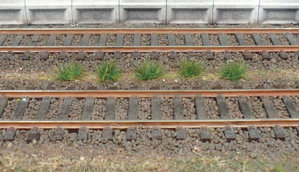 Gauge Neutral grass tufts darkgreen 5-6 mm / 100 pc