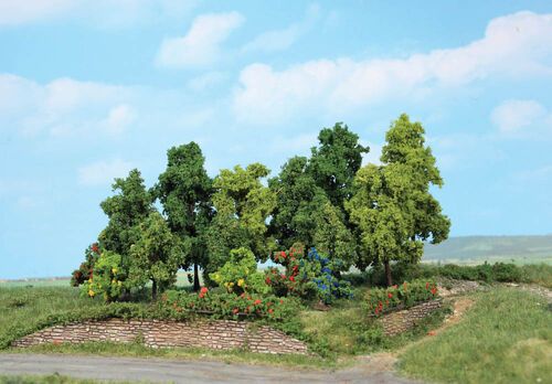 Deciduous Trees and Bushes 1 - 11 cm, 18 pcs