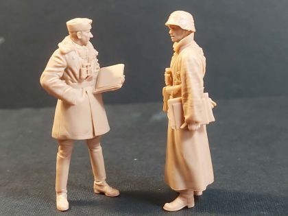 1:35 German WWII Waffen SS Staff Officers Set (2 Figures)