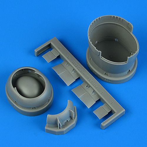1:72 F6F-3 Hellcat cowling late - opened flaps - Eduard