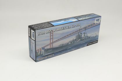 1:700 USS Worcester CL-144 (Deluxe Edition)