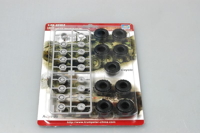 1:35 LAV II seriers 8X8 tyres (325/85 R16 XML)