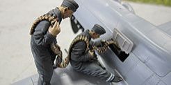 1:32 Ta 152 Armament Crew Set