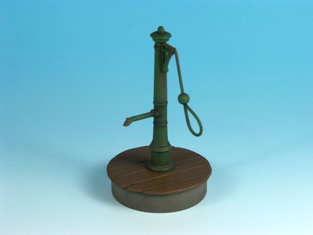 1:35 Old Water Pump (manual style)