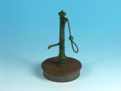 1:35 Old Water Pump (manual style)