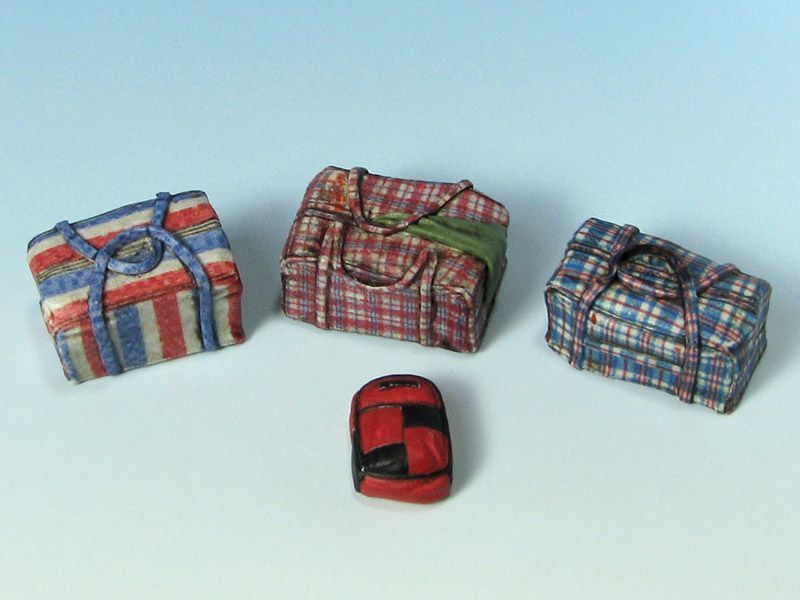 1:35 Modern “Eastern” Cargo Bags