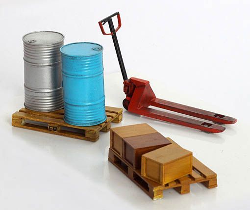 1:35 Paleťák s paletami