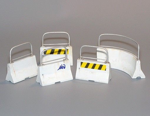 1:35 Betonové zátarasy City blok - krátké