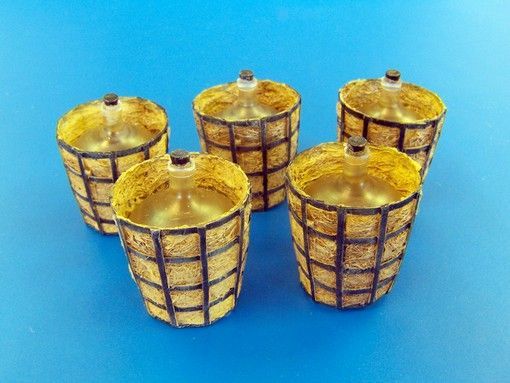 1:35 Nádoby na kyselinu