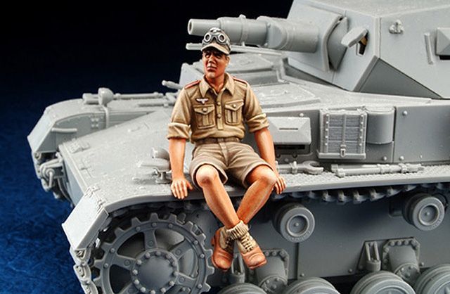 1:35 WWII DAK Panzer Crew rest