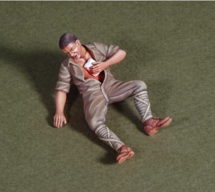 1:35 WWII Japanese Tanker wounded