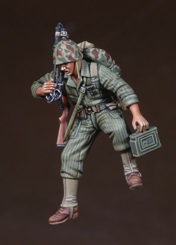 1:35 WWII-Korean War USMC MG Asst. Gunner