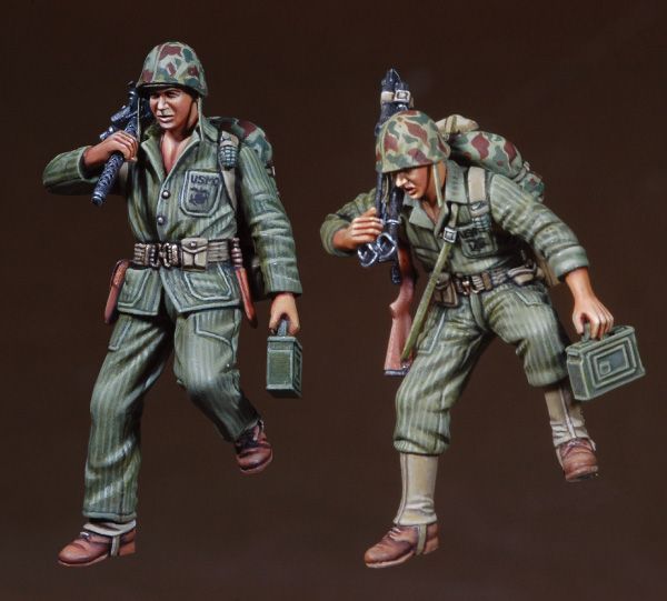 1:35 WWII USMC Machinegun Team on the slope