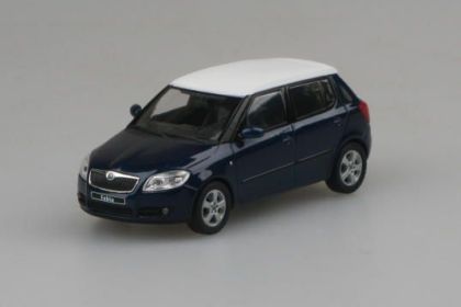 1:43 Škoda Fabia II (model s bílou střechou)